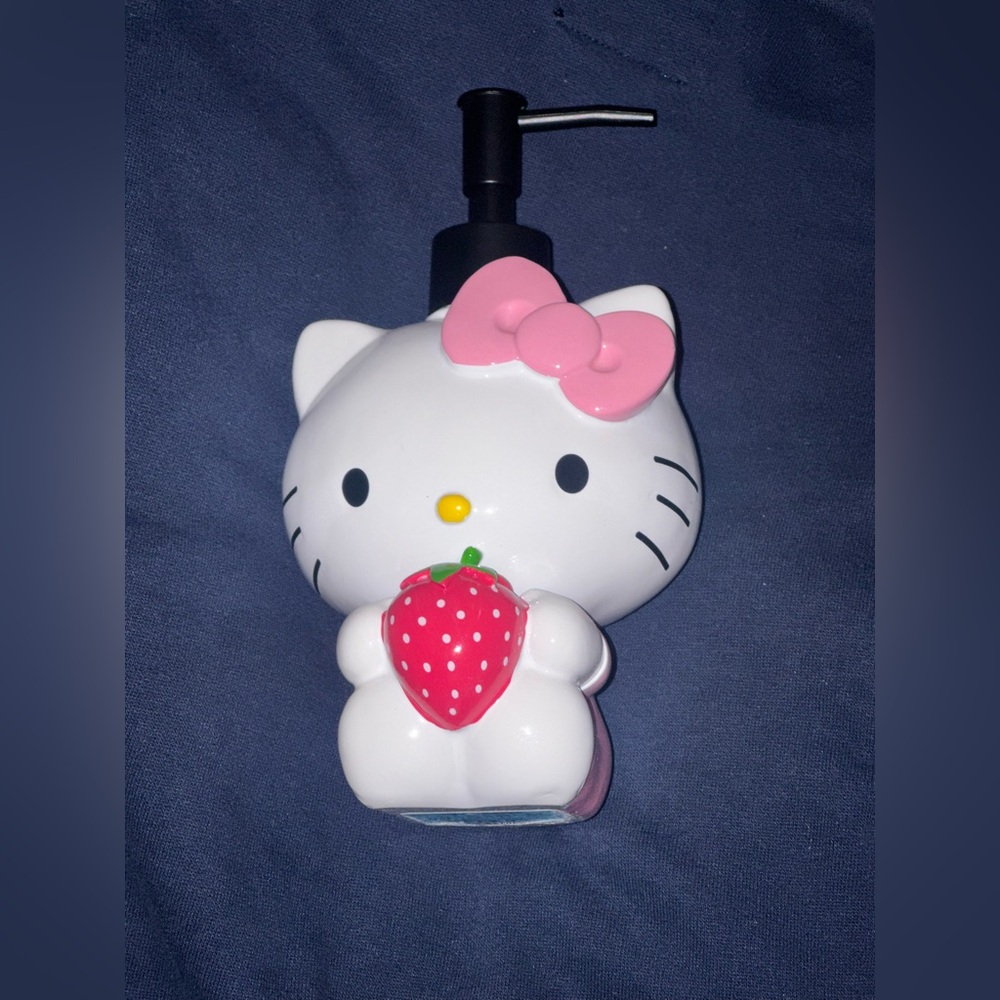 Hello kitty soup dispenser